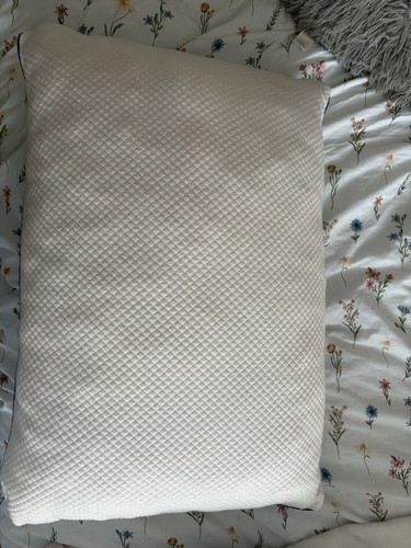 Memory foam pillow - foam,