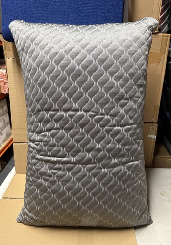 Cooling pillow with - with, touch